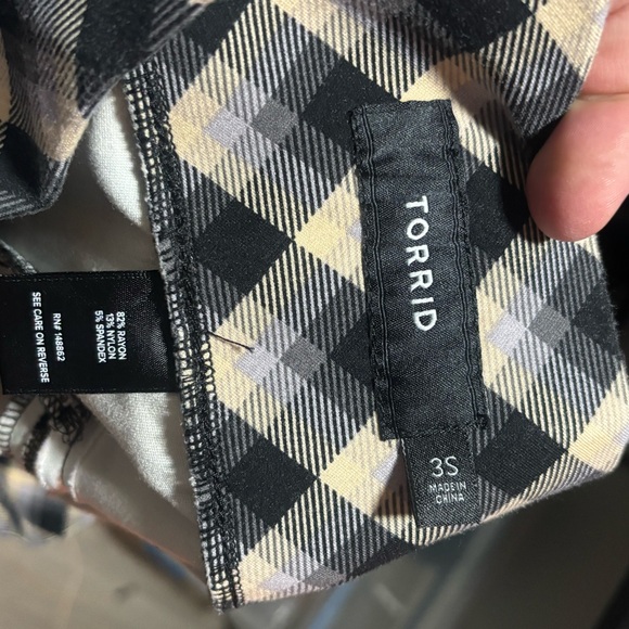 torrid Black and Cream Plaid Pants - Picture 4 of 4